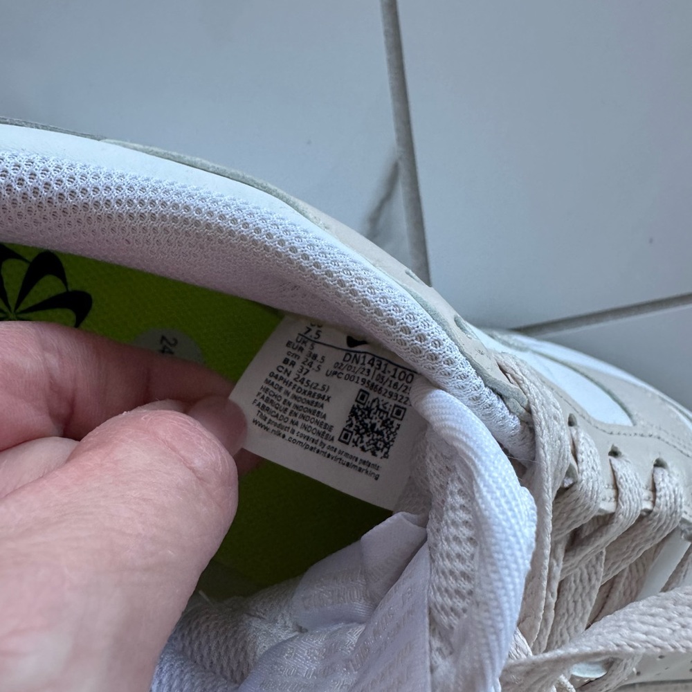 Nike Dunk Low White and Tan Sneakers - Picture 5 of 6